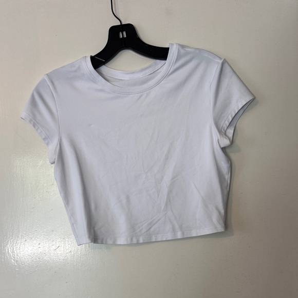 ALO Yoga Tops - ALO Yoga White Crop Tee - Short Sleeve Crew